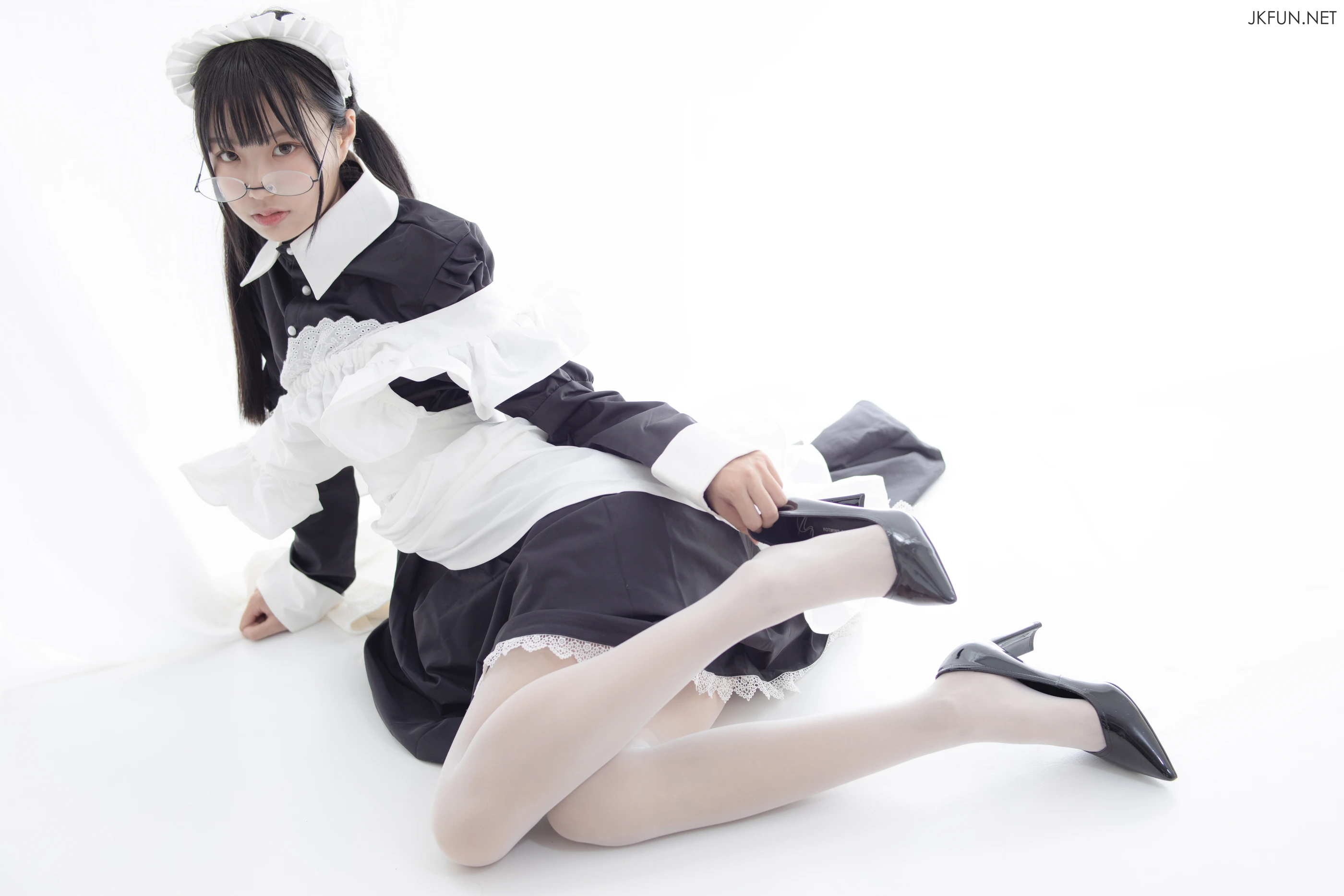 森萝财团 [JKFUN-017] 眼镜白丝女仆 [127P 1V]插图7